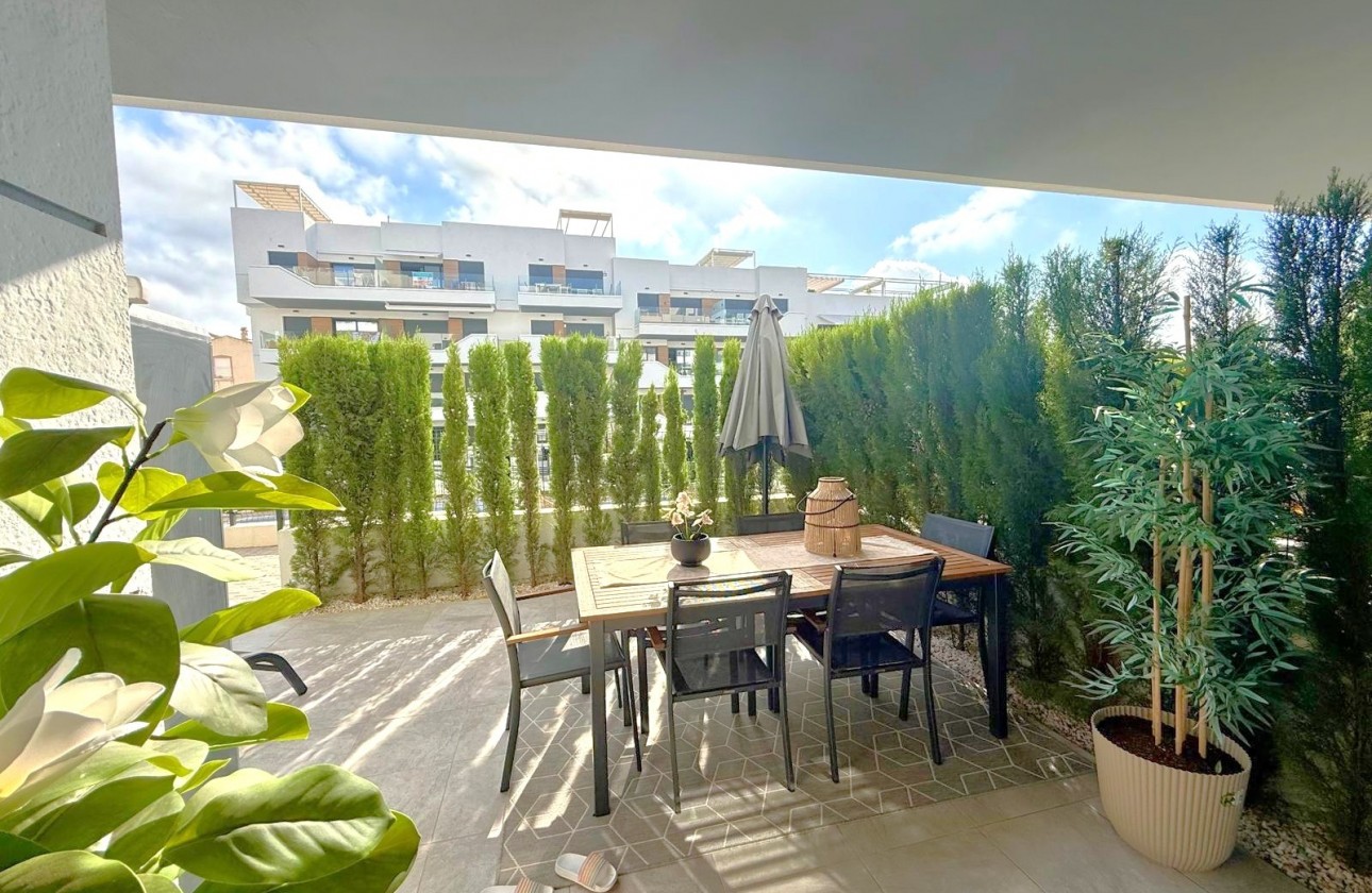 Resale - Apartment - Orihuela Costa - Villamartin