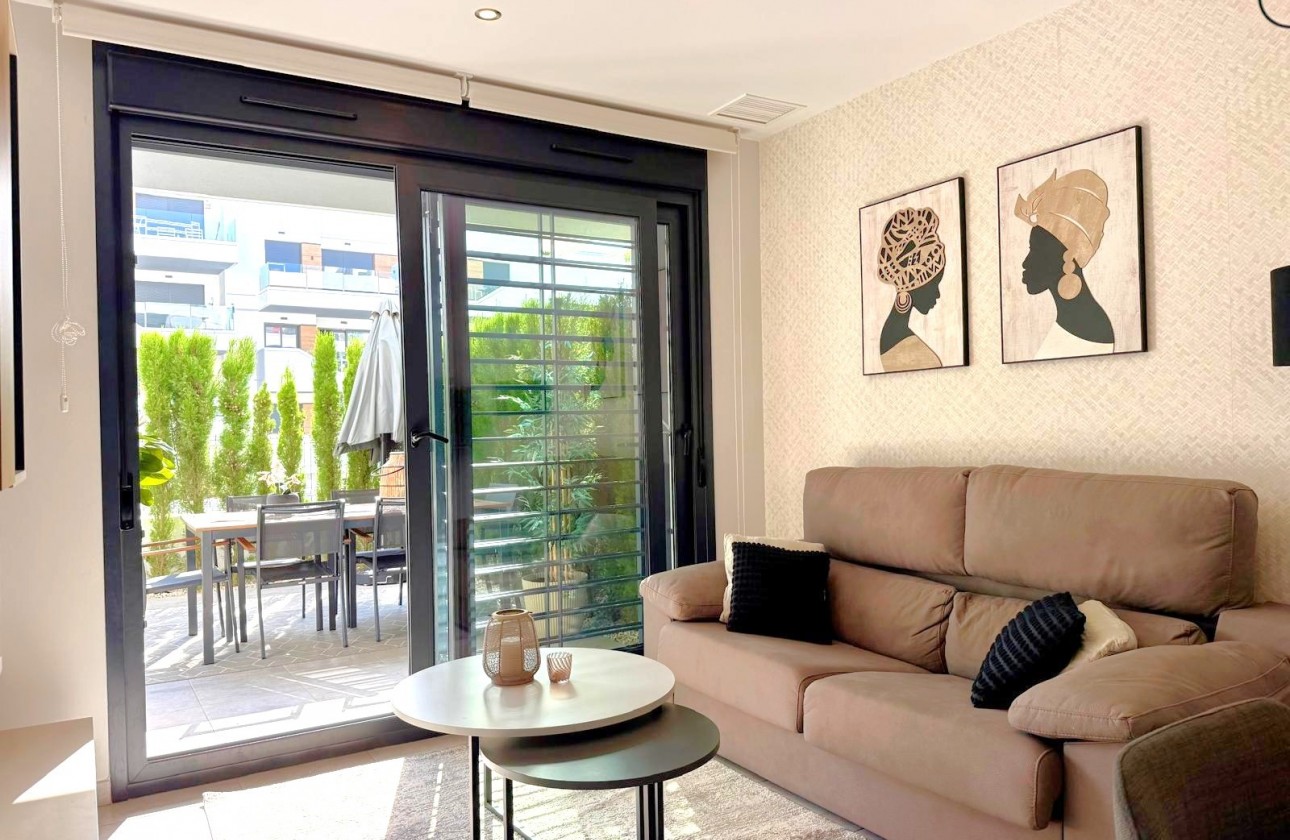 Resale - Apartment - Orihuela Costa - Villamartin