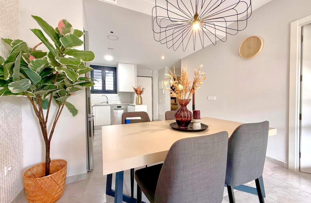 Resale - Apartment - Orihuela Costa - Villamartin