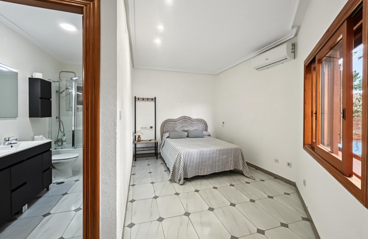 Reventa - Chalet - Orihuela Costa - Campoamor
