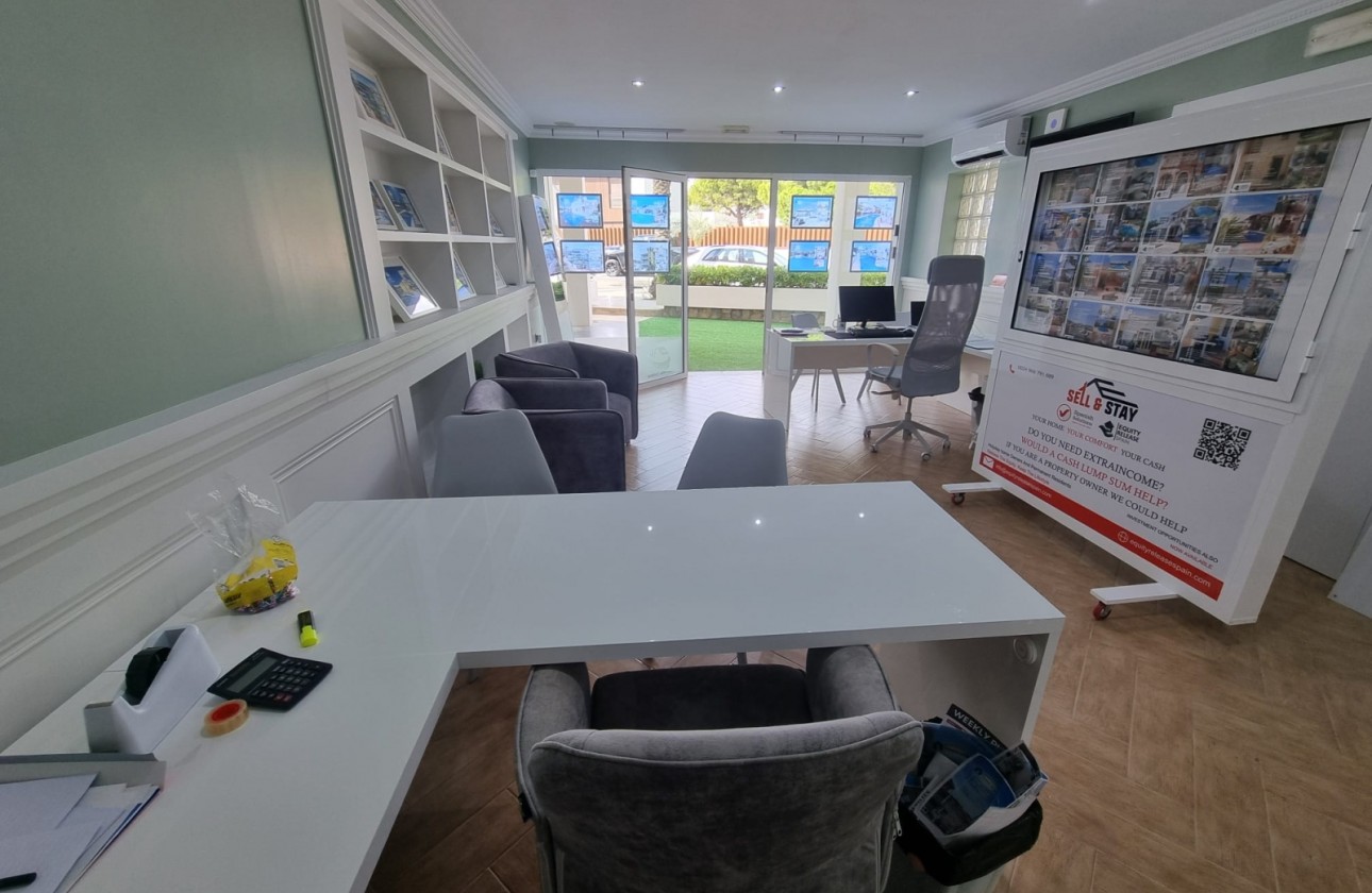 Återförsäljning - Building Plot - Cabo Roig