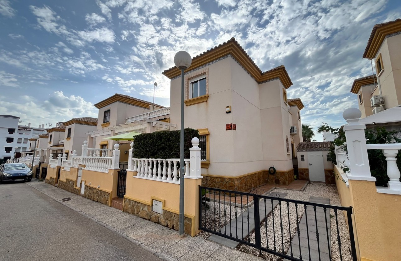 Resale - Quad House - Villamartin - PAU 8