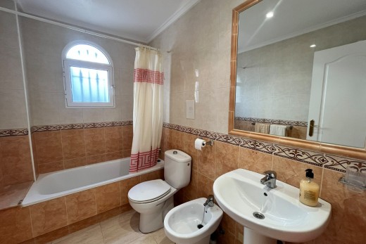 Resale - Quad House - Villamartin - PAU 8