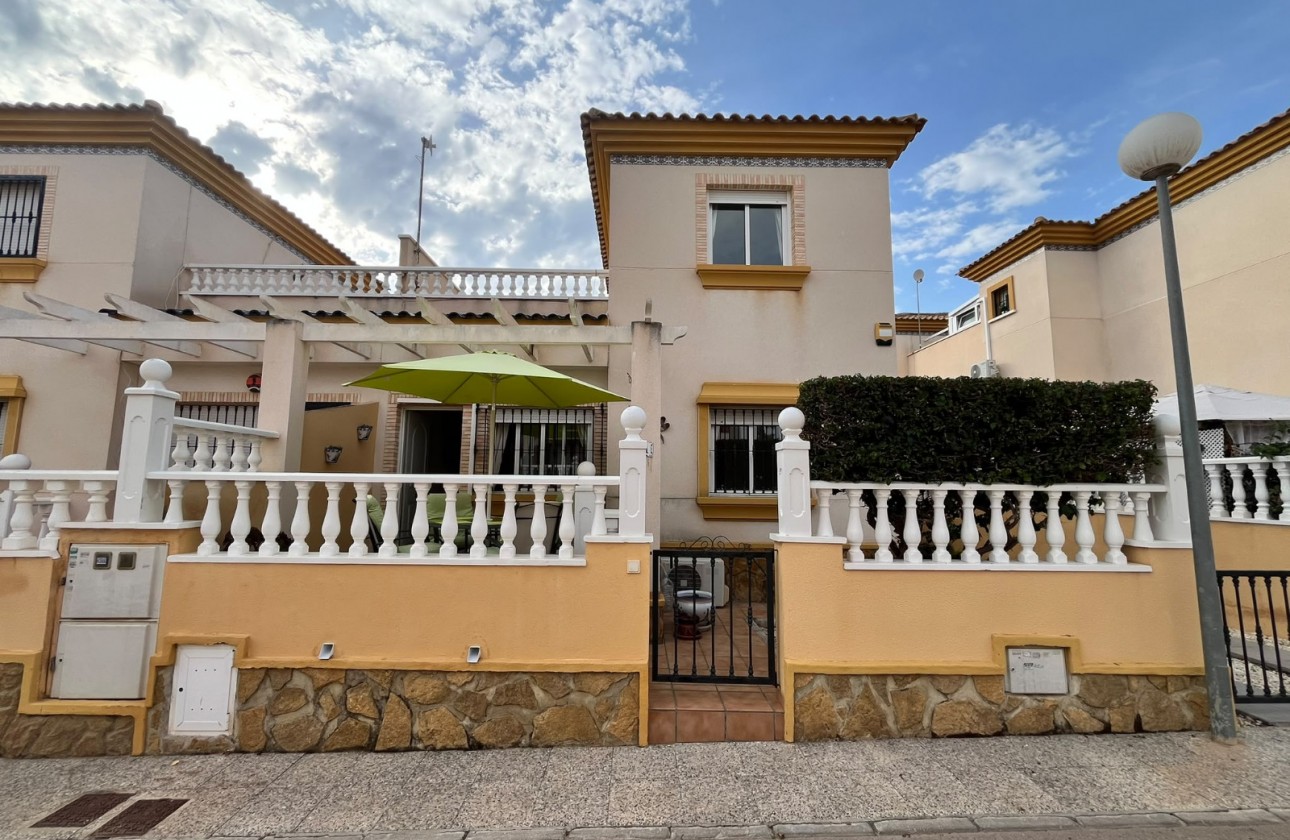 Resale - Quad House - Villamartin - PAU 8