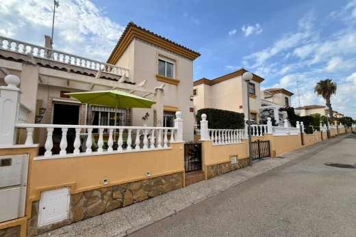 Resale - Quad House - Villamartin - PAU 8
