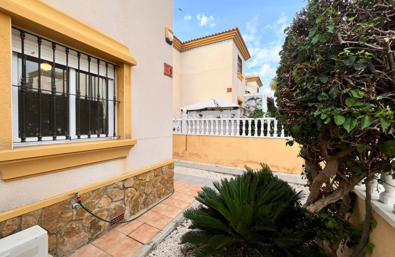 Resale - Quad House - Villamartin - PAU 8