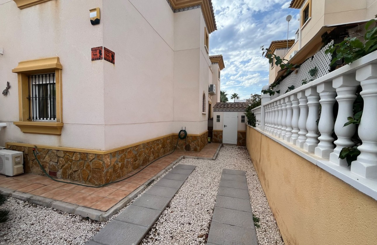 Resale - Quad House - Villamartin - PAU 8
