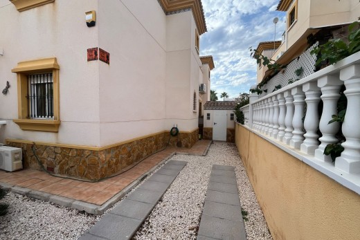 Resale - Quad House - Villamartin - PAU 8