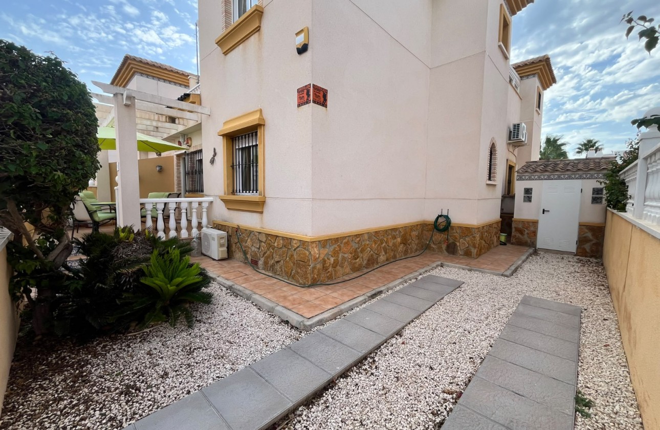 Resale - Quad House - Villamartin - PAU 8