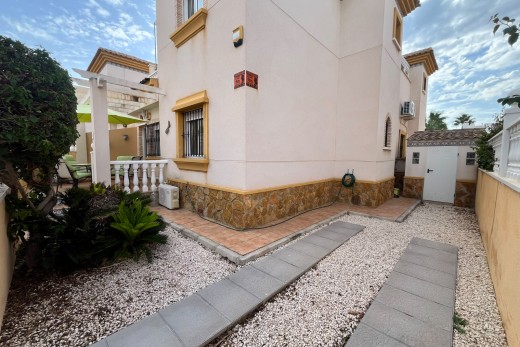 Resale - Quad House - Villamartin - PAU 8