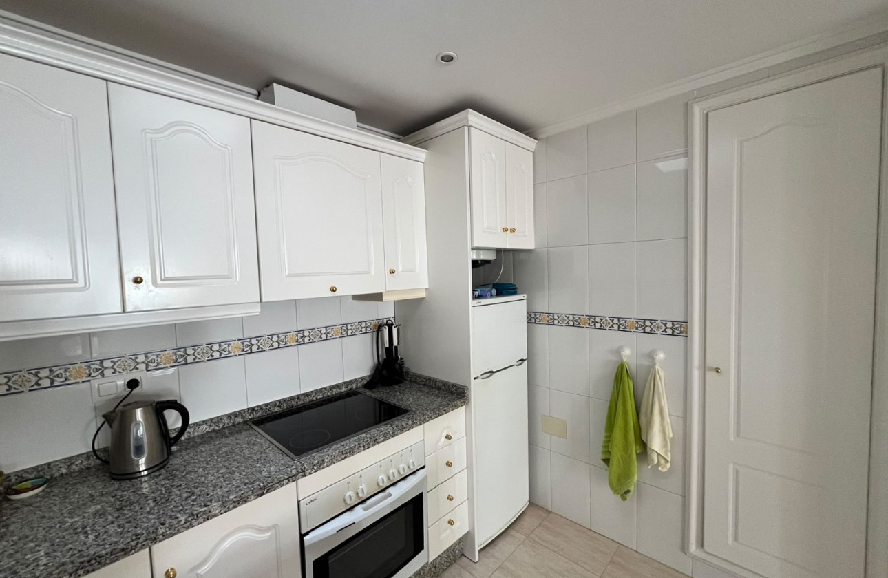 Resale - Quad House - Villamartin - PAU 8