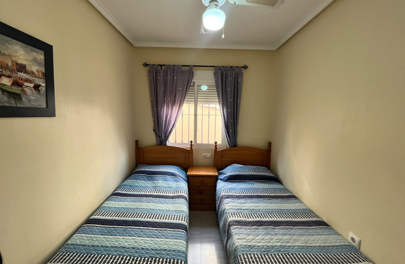 Resale - Quad House - Villamartin - PAU 8