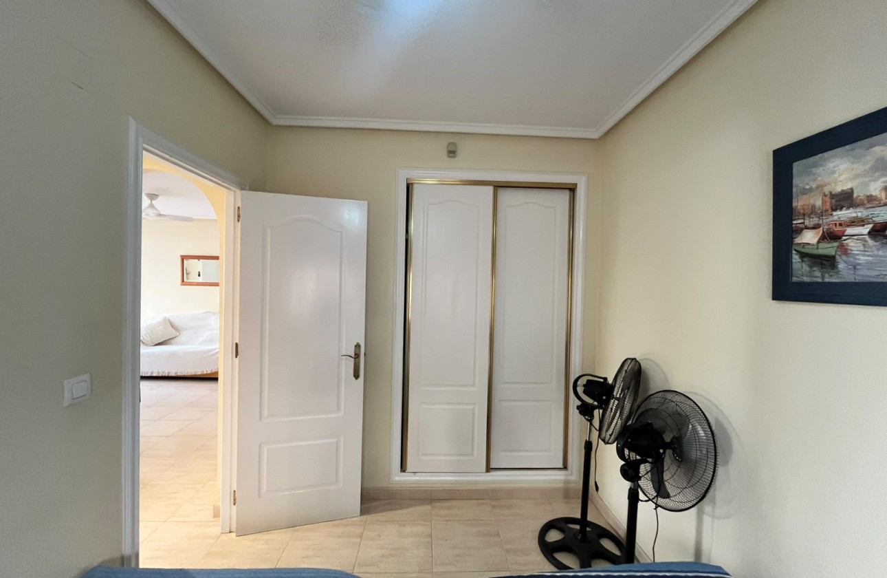 Resale - Quad House - Villamartin - PAU 8