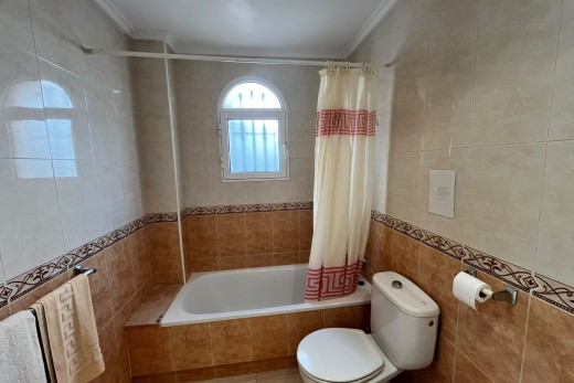 Resale - Quad House - Villamartin - PAU 8