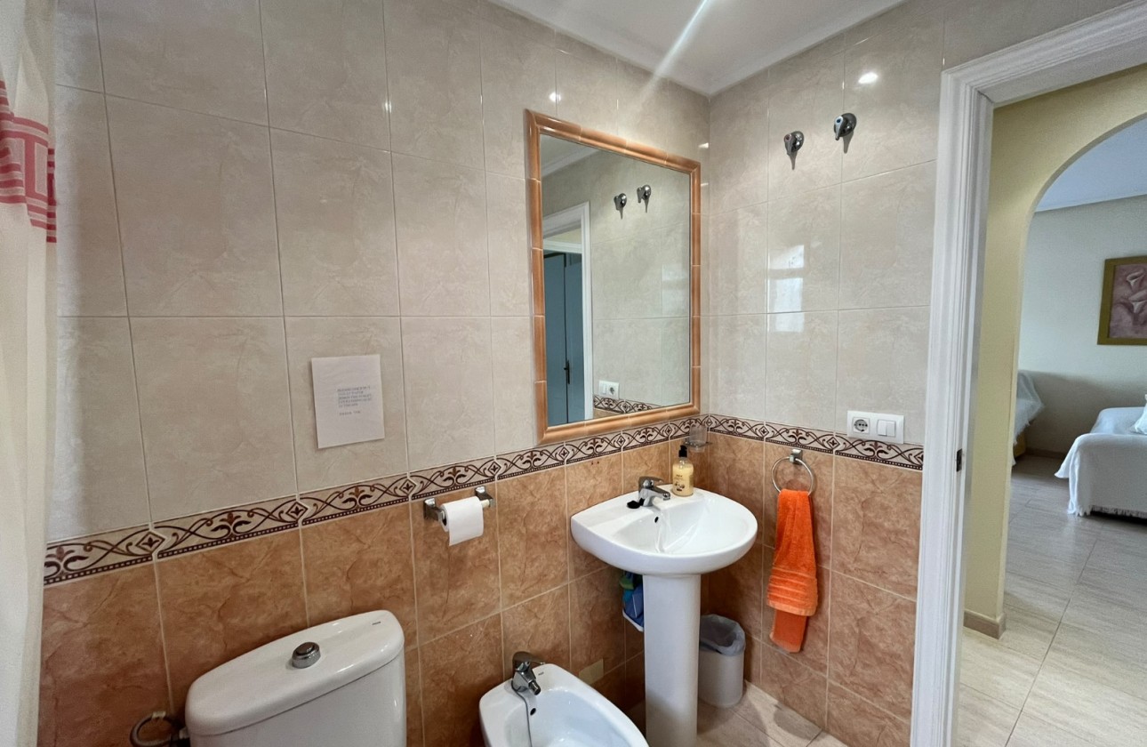 Resale - Quad House - Villamartin - PAU 8