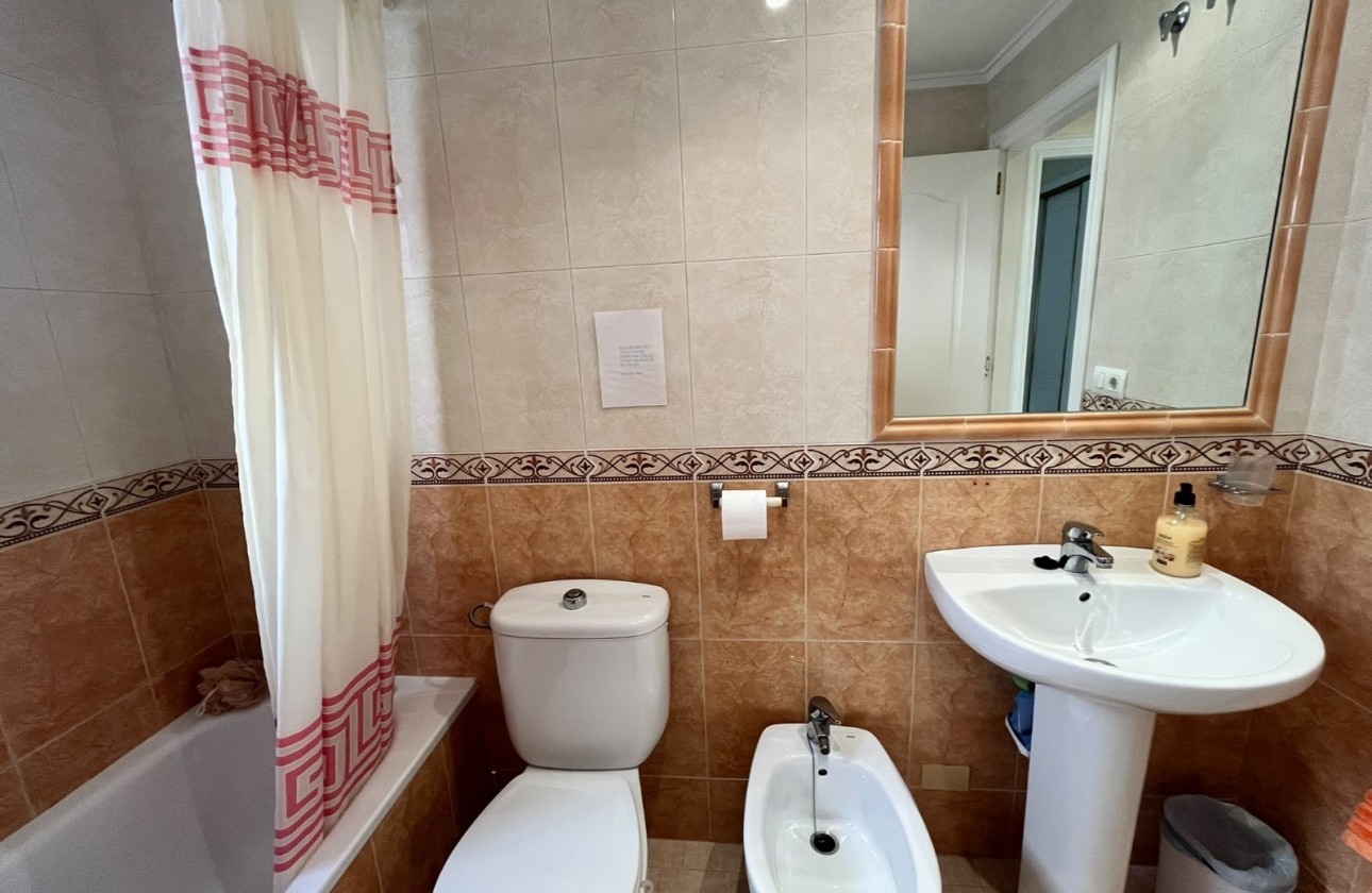 Resale - Quad House - Villamartin - PAU 8