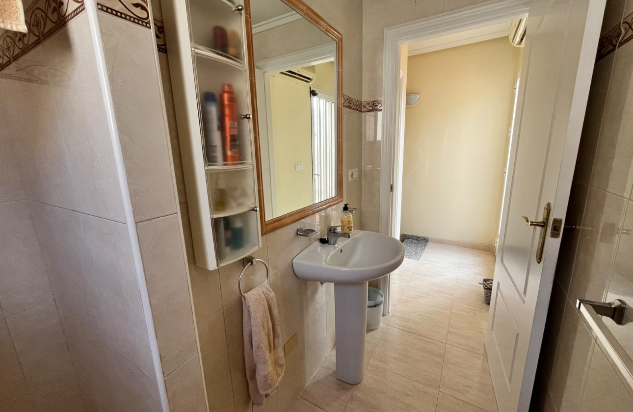 Resale - Quad House - Villamartin - PAU 8