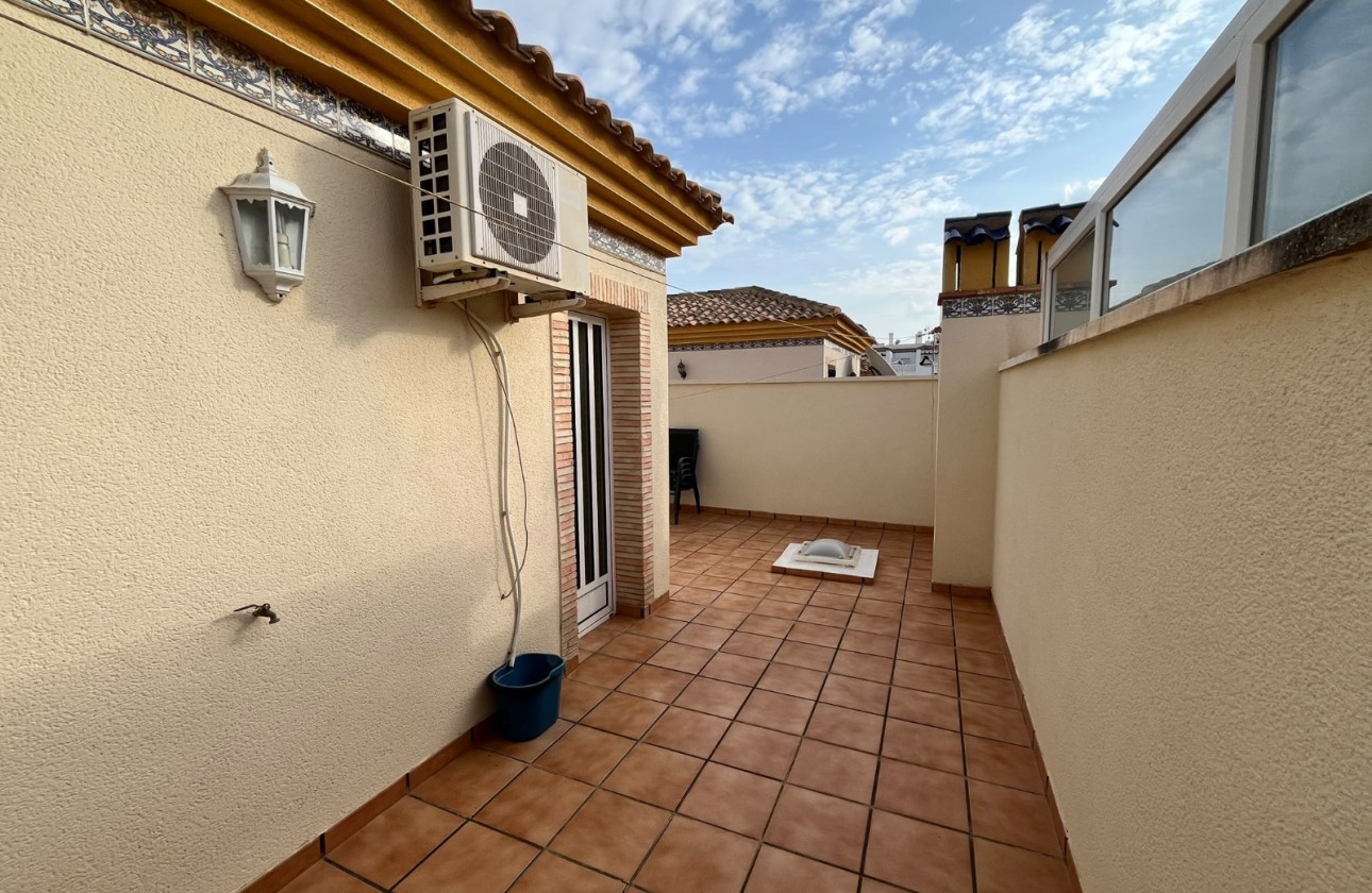 Resale - Quad House - Villamartin - PAU 8