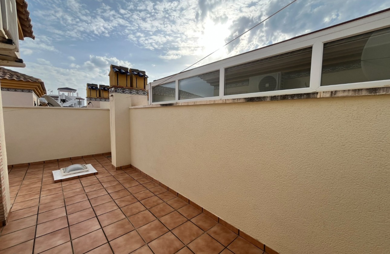 Resale - Quad House - Villamartin - PAU 8