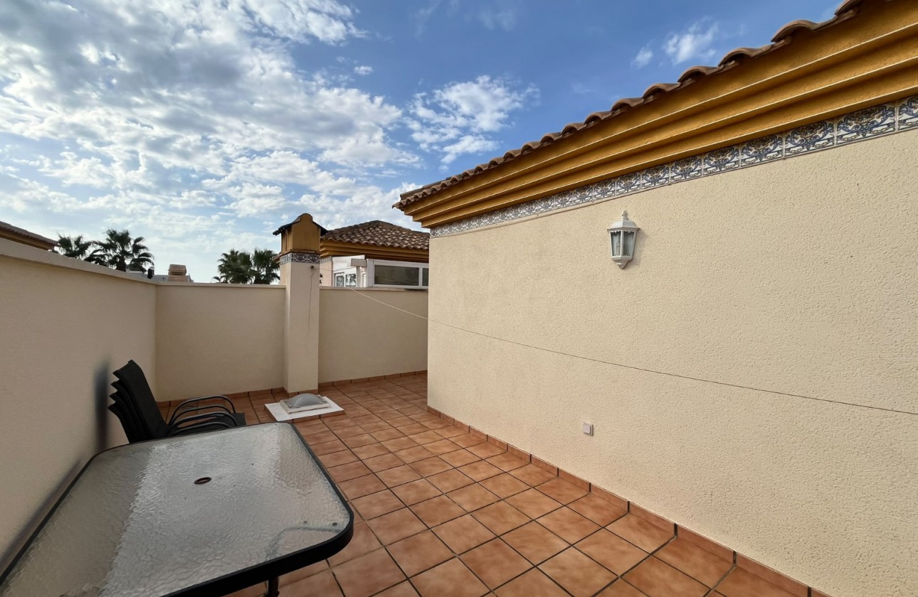 Resale - Quad House - Villamartin - PAU 8