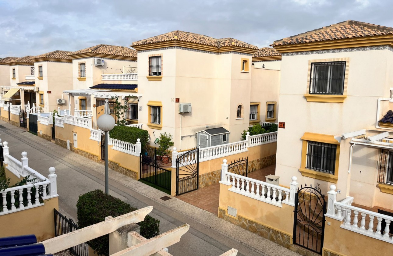 Resale - Quad House - Villamartin - PAU 8
