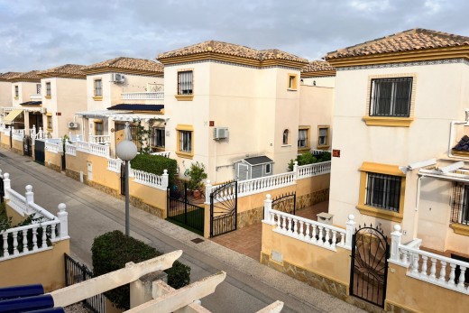 Resale - Quad House - Villamartin - PAU 8