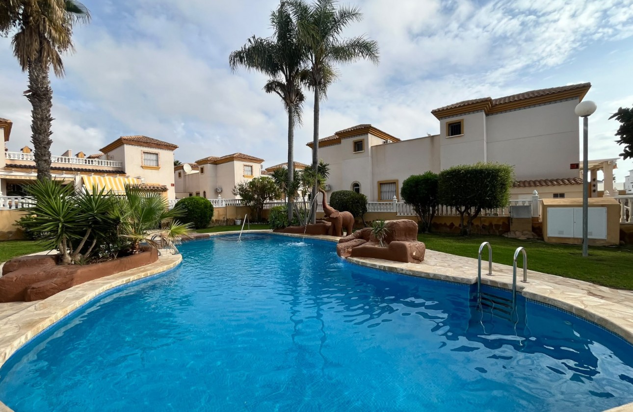 Resale - Quad House - Villamartin - PAU 8