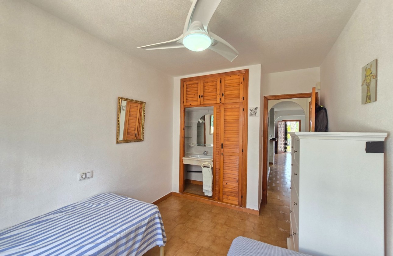 Reventa - Townhouse * - Villamartin * - Los Dolses *