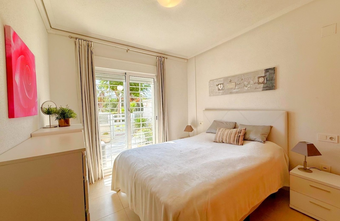 Resale - Apartament - Orihuela Costa - Villamartin