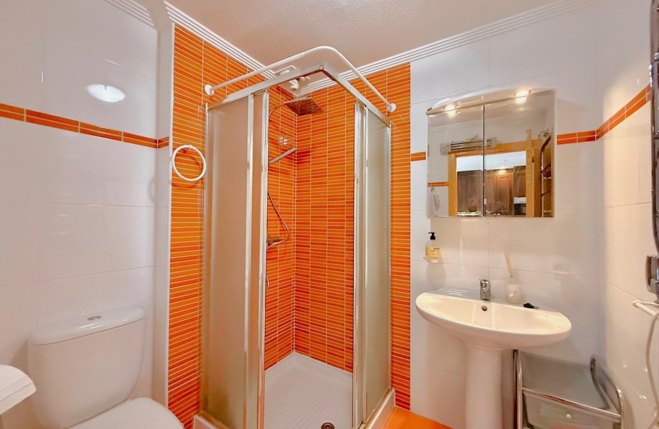 Resale - Apartament - Orihuela Costa - Villamartin