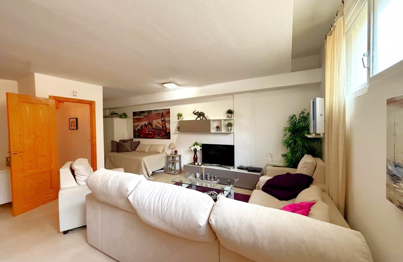 Resale - Apartament - Orihuela Costa - Villamartin