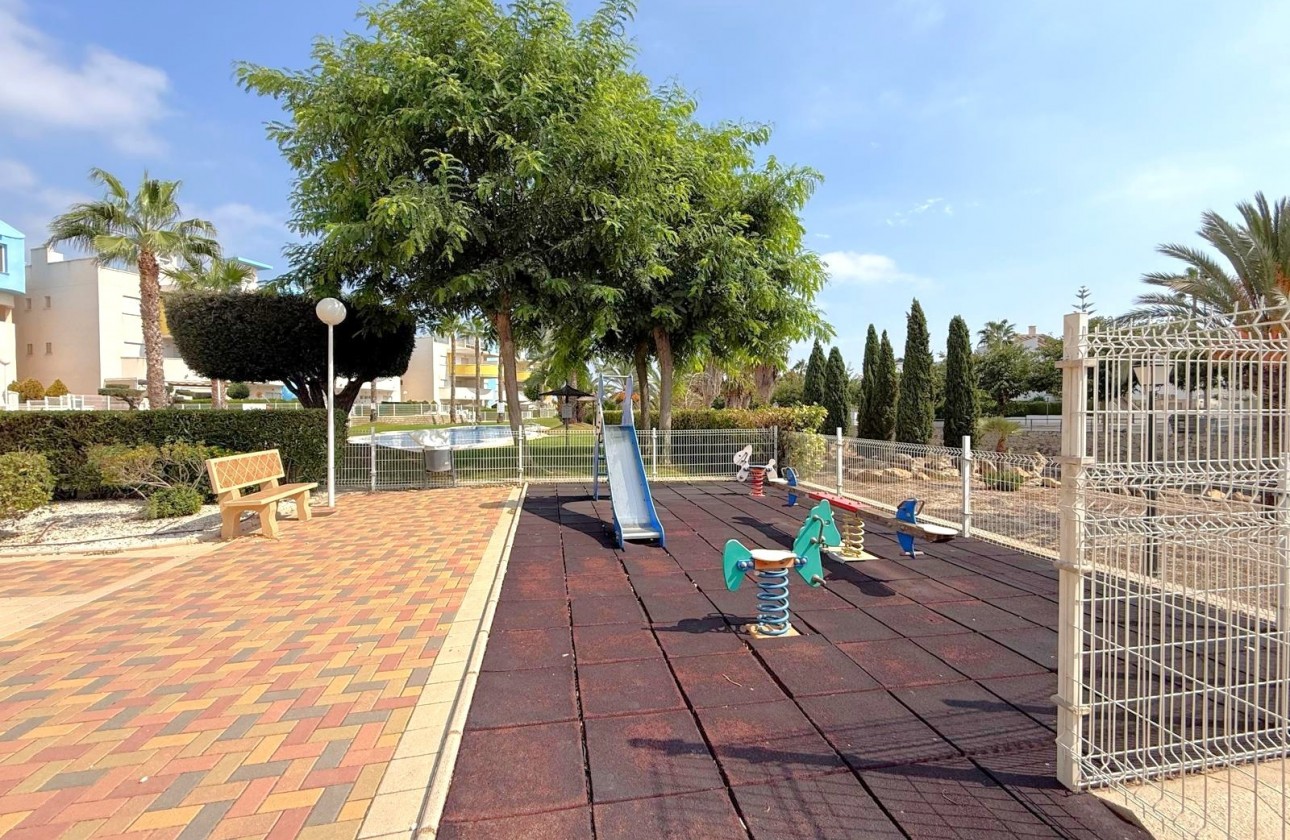 Resale - Apartament - Orihuela Costa - Villamartin