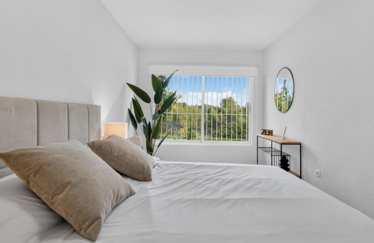 Resale - Apartment - Orihuela Costa - Villamartín