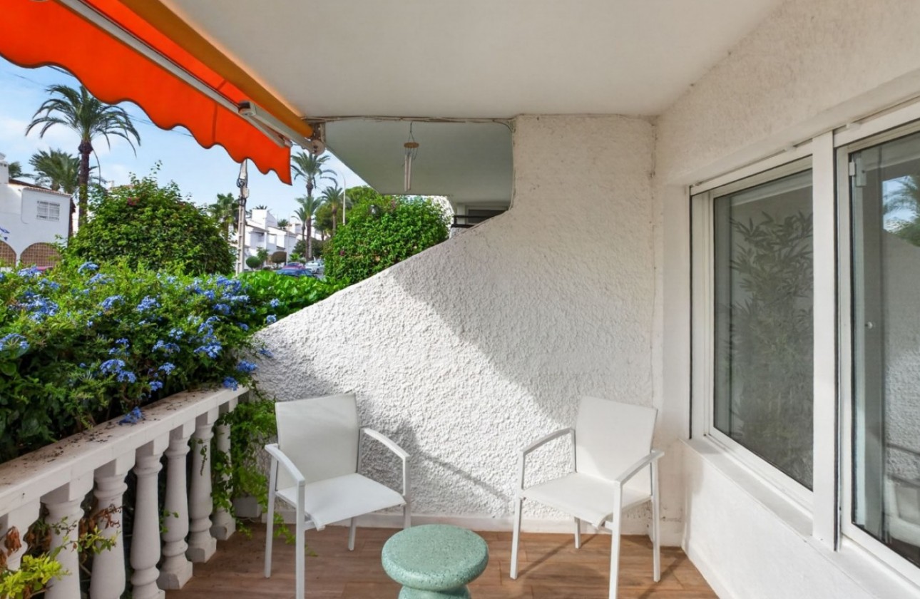 Resale - Apartment - Orihuela Costa - Villamartín