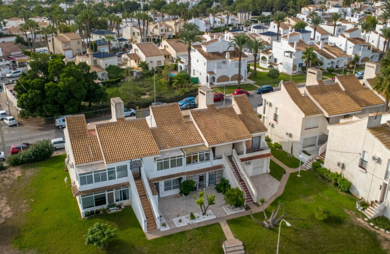 Resale - Apartment - Orihuela Costa - Villamartín