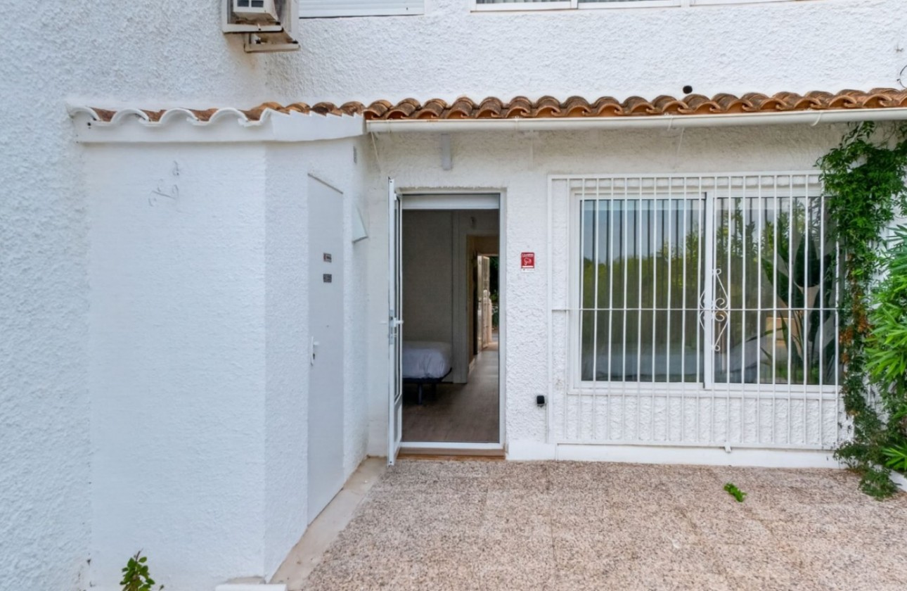 Resale - Apartment - Orihuela Costa - Villamartín