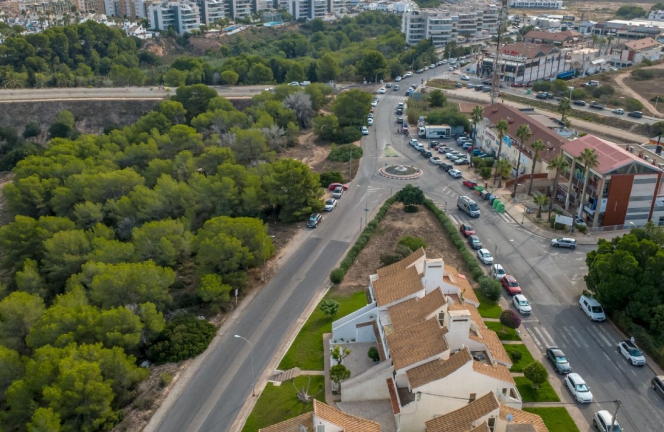Resale - Apartment - Orihuela Costa - Villamartín