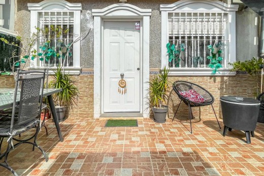 Resale - Bungalow - Torrevieja - La Siesta - El Salado -  Torreta