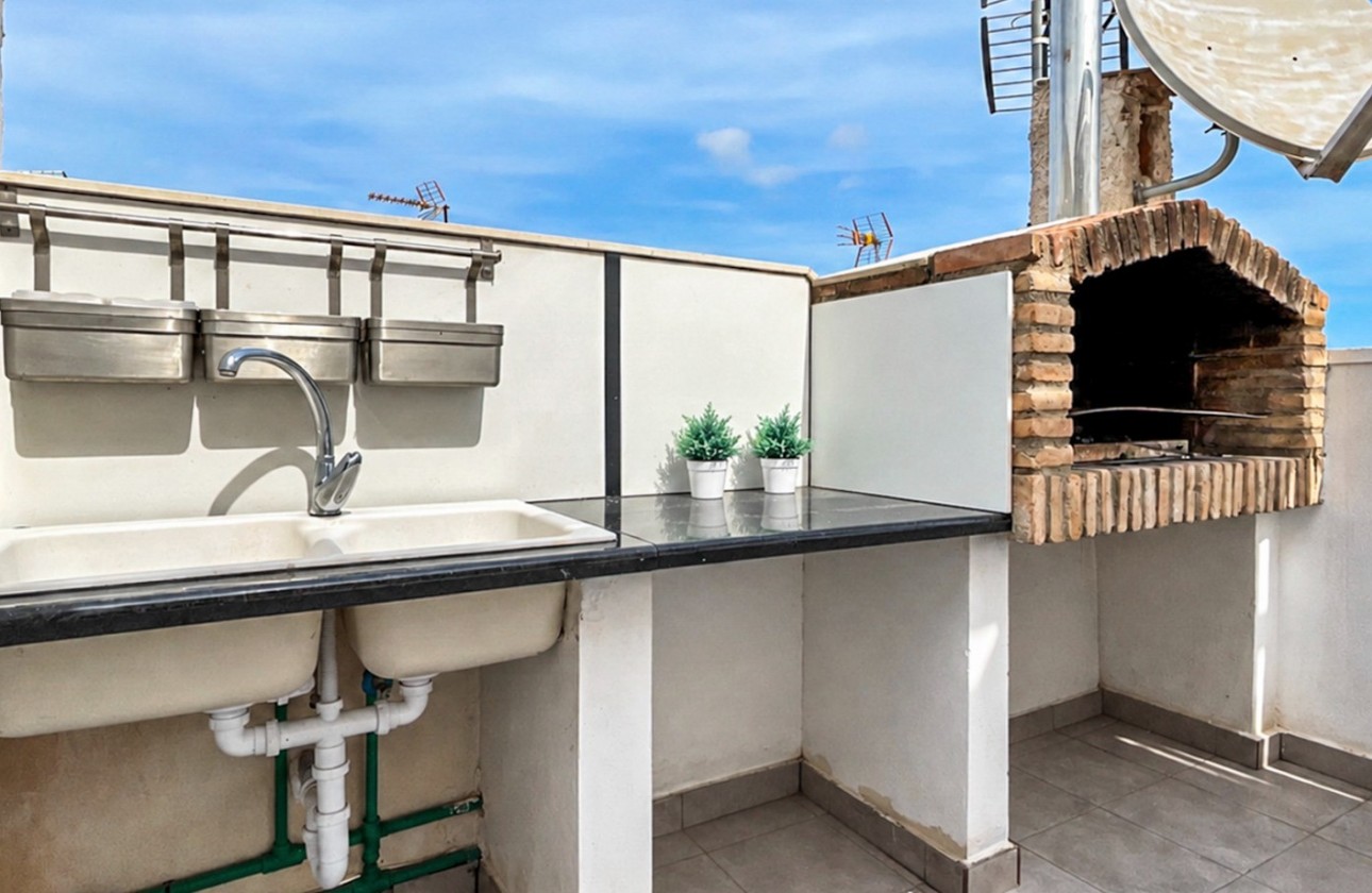 Resale - Bungalow - Torrevieja - La Siesta - El Salado -  Torreta