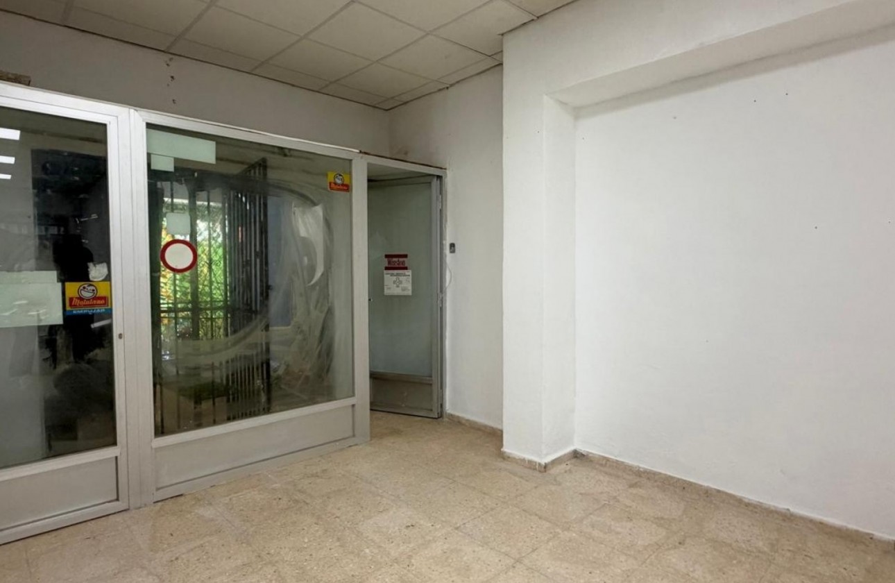 Resale - commercial - Torrevieja - Torrelamata - La Mata
