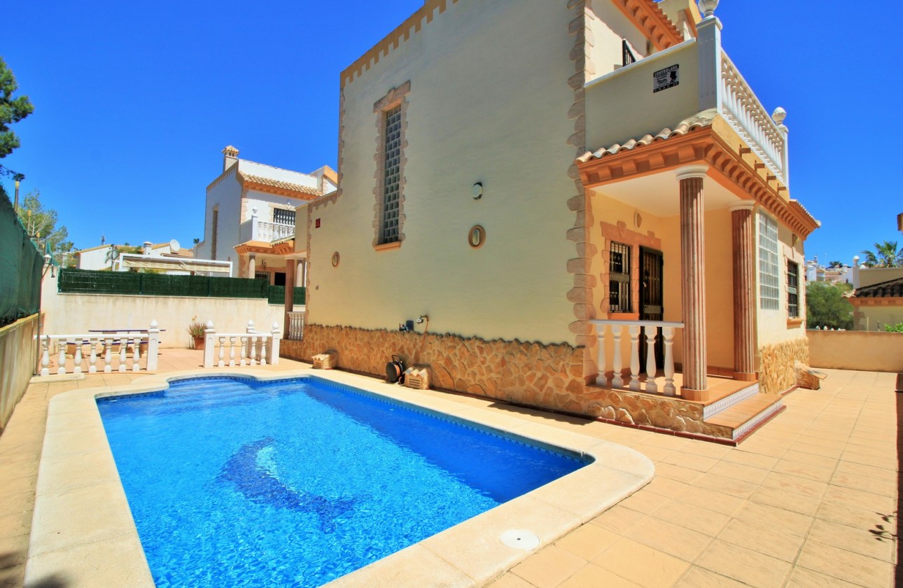 Resale - Villa - Villamartin - Los Dolses