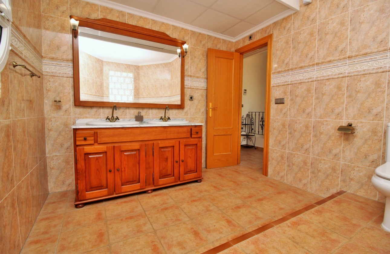 Resale - Villa - Villamartin - Los Dolses