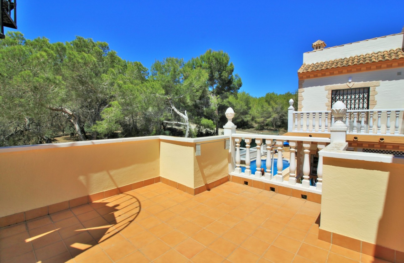 Resale - Villa - Villamartin - Los Dolses