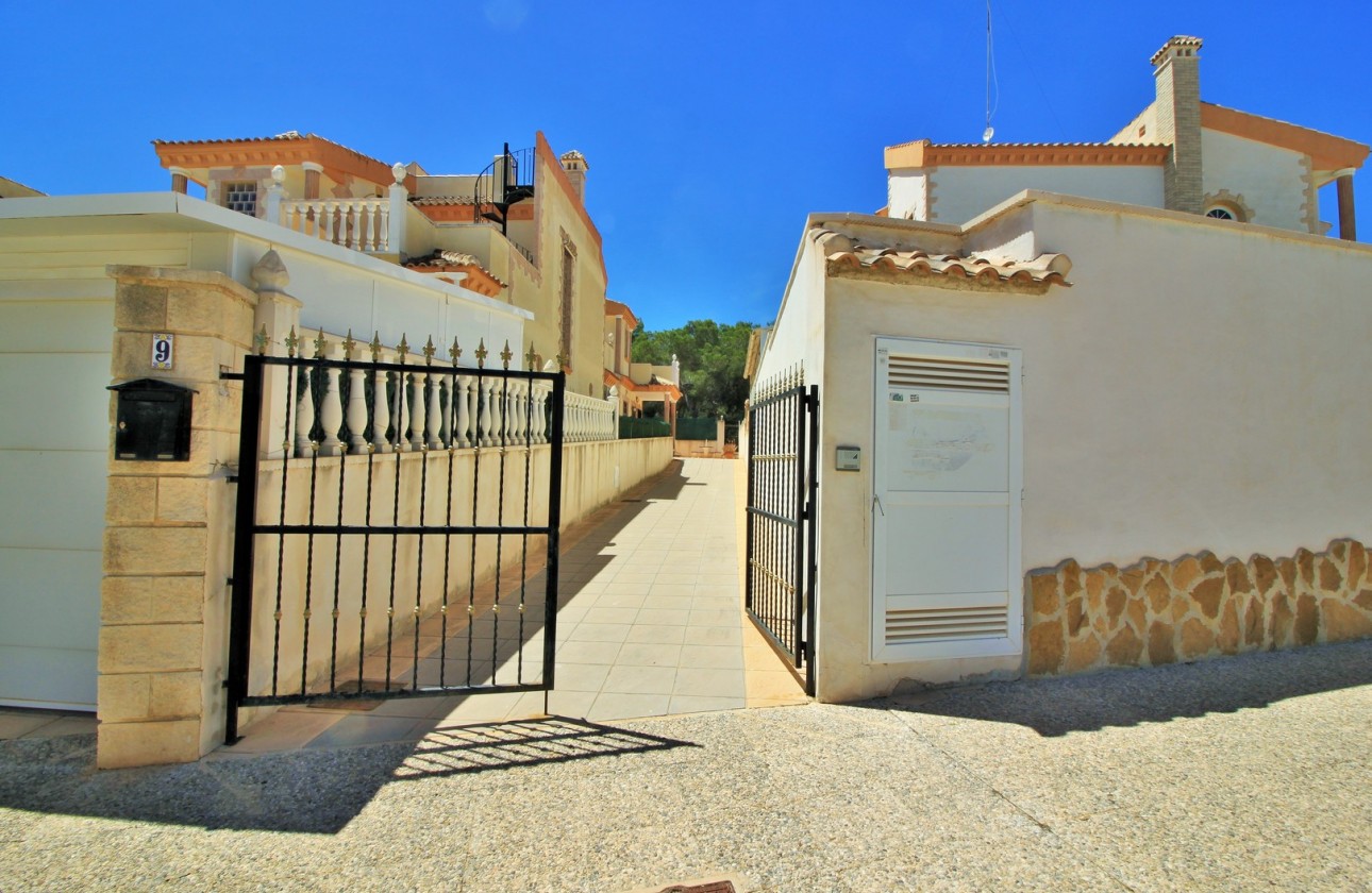 Resale - Villa - Villamartin - Los Dolses