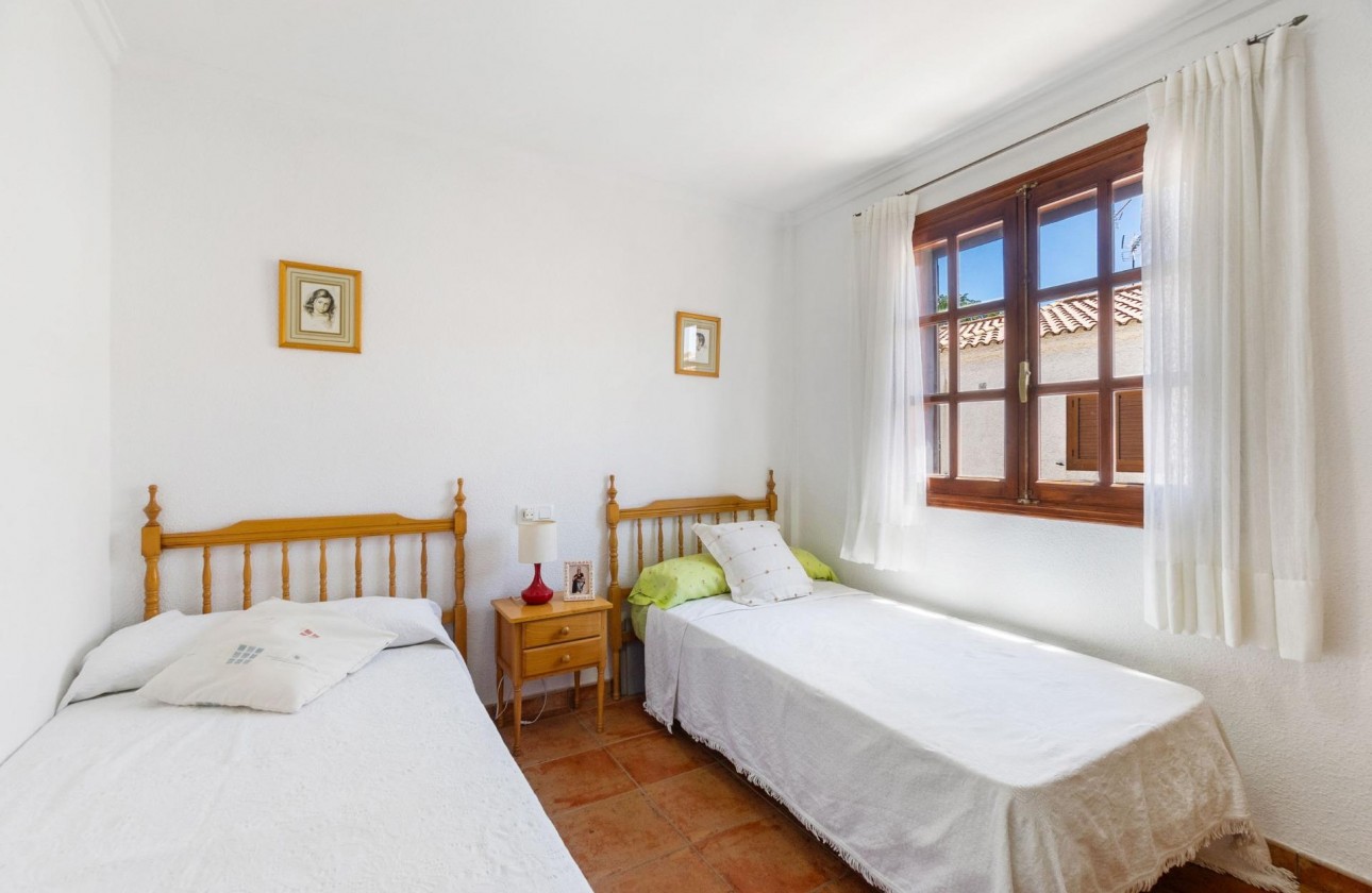 Resale - Bungalow - Pilar de la Horadada - Mil Palmeras