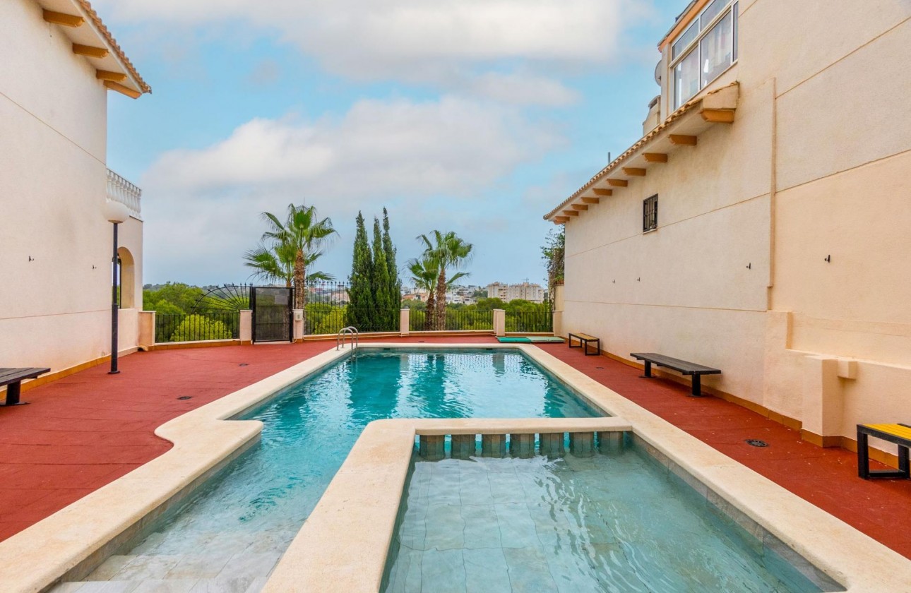 Resale - Apartment - Orihuela Costa - Campoamor