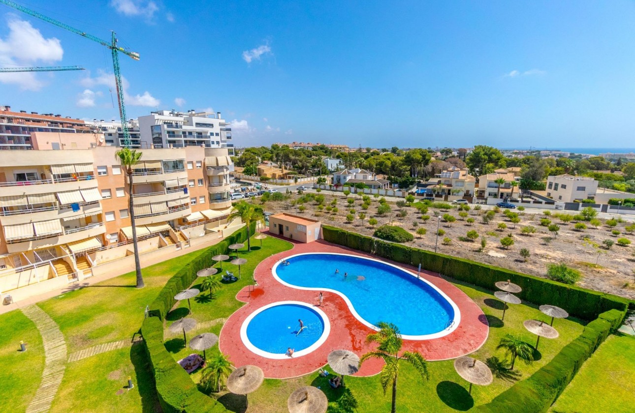 Resale - Apartment - Orihuela Costa - Campoamor