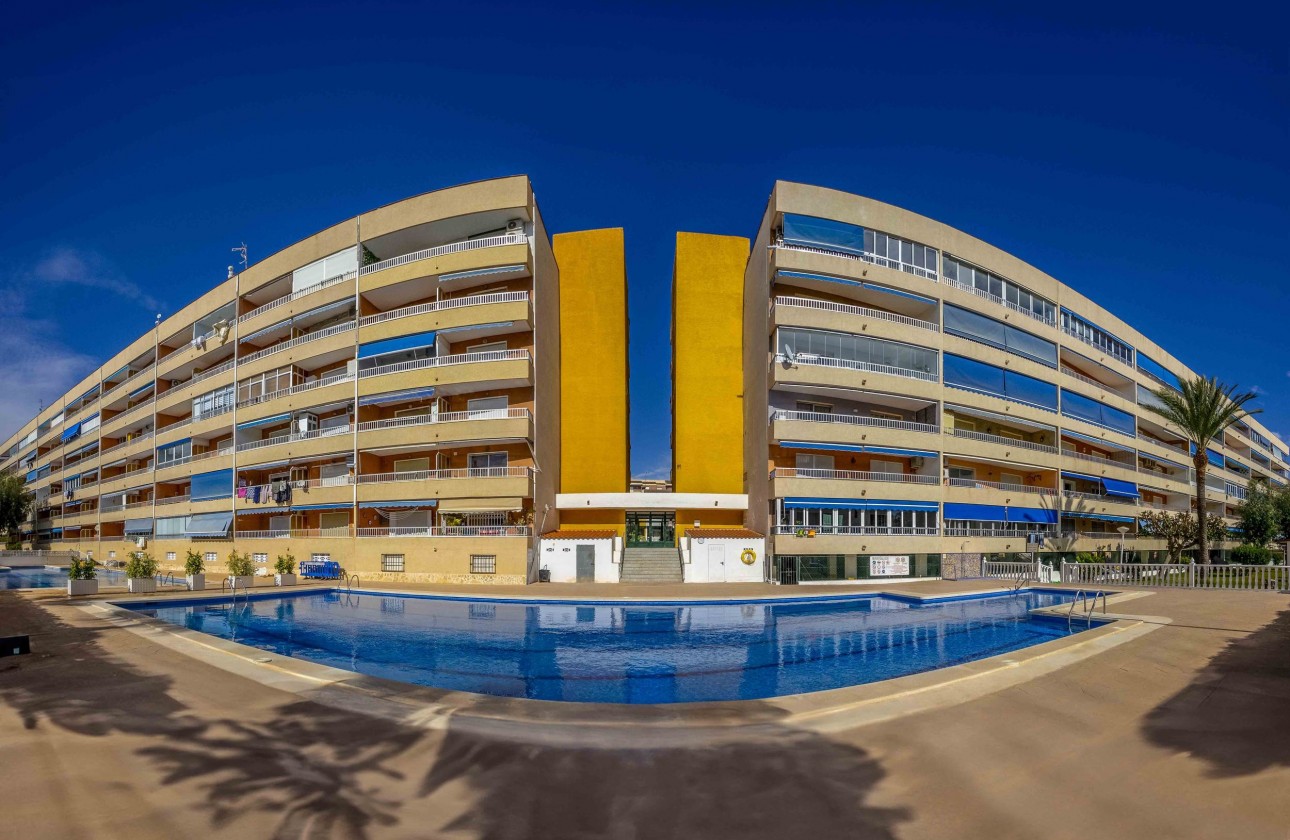 Resale - Apartment - Punta Prima - El Acequión