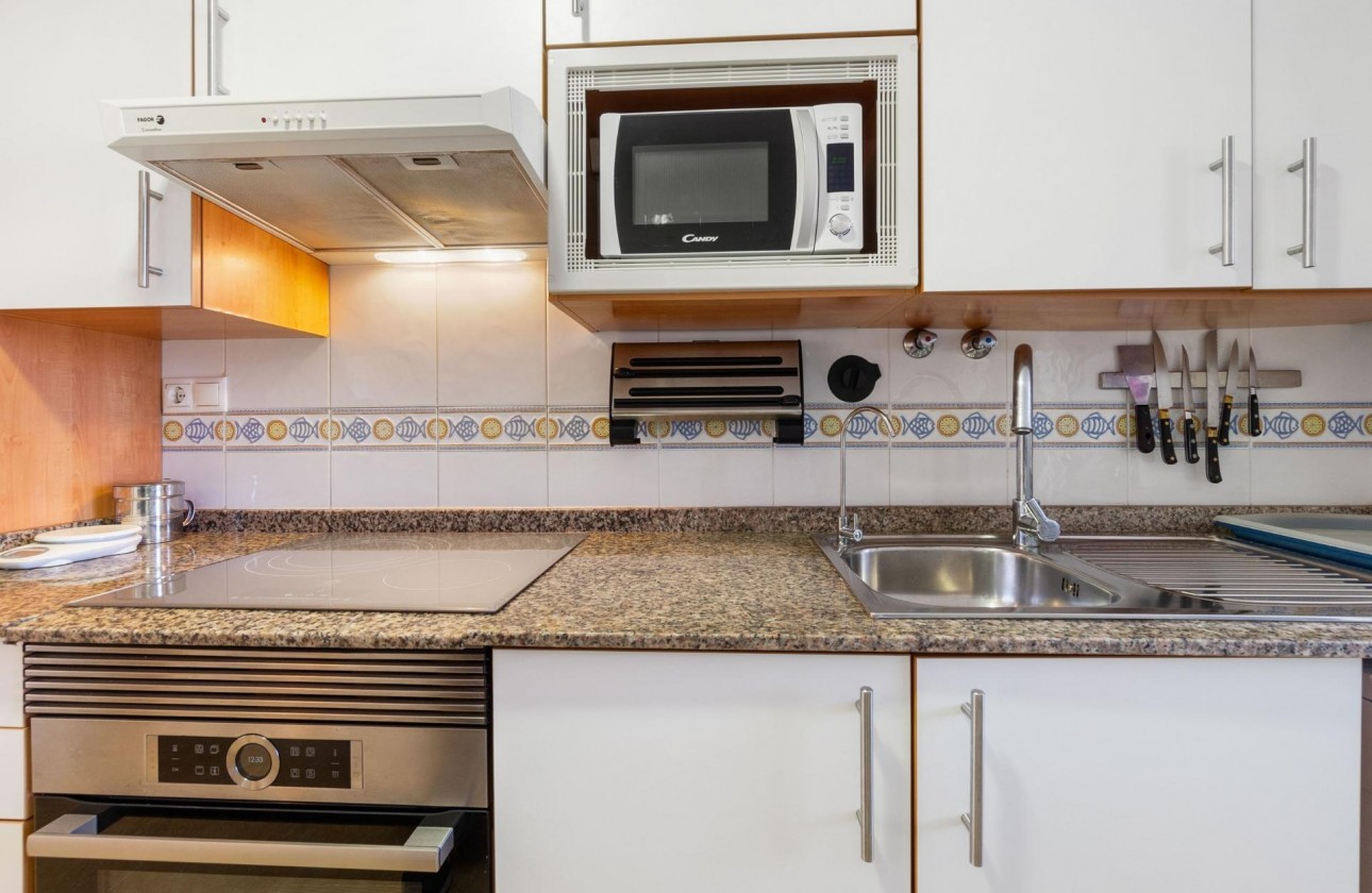 Resale - Apartment - Orihuela Costa - Campoamor