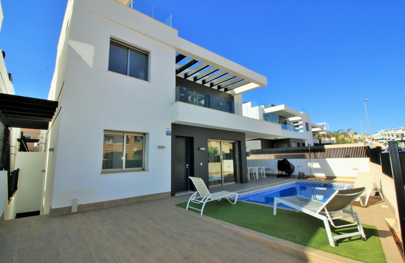 Resale - Villa - Villamartin